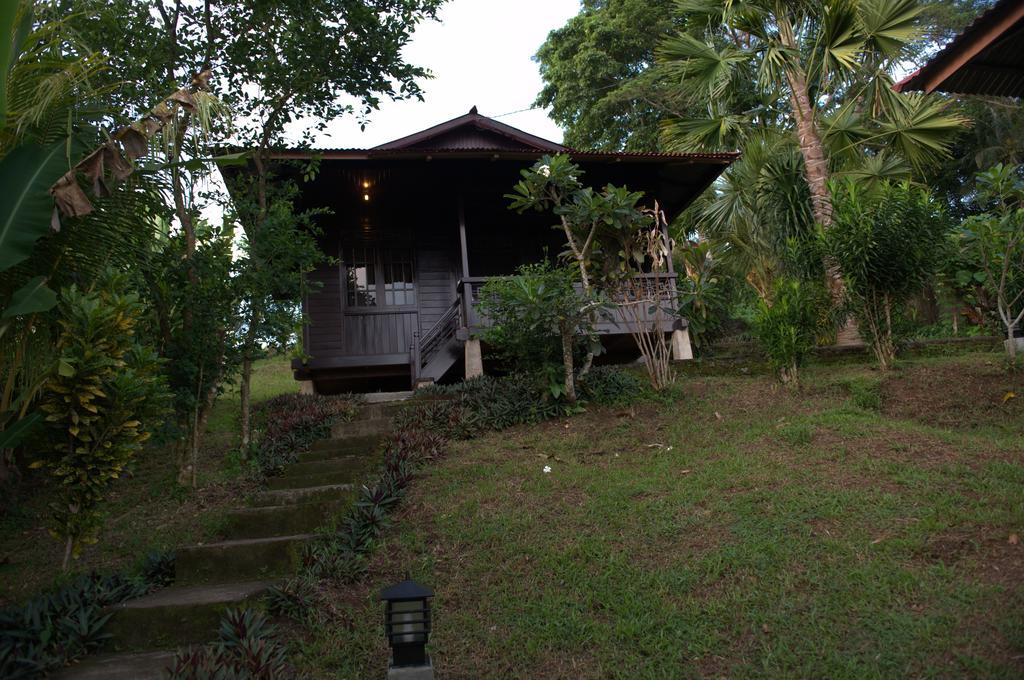 Happy Gecko Dive Resort บูนาแกน ภายนอก รูปภาพ