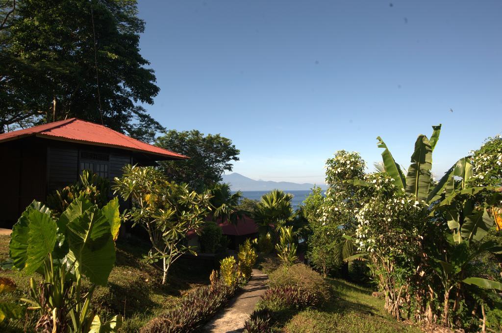 Happy Gecko Dive Resort บูนาแกน ภายนอก รูปภาพ