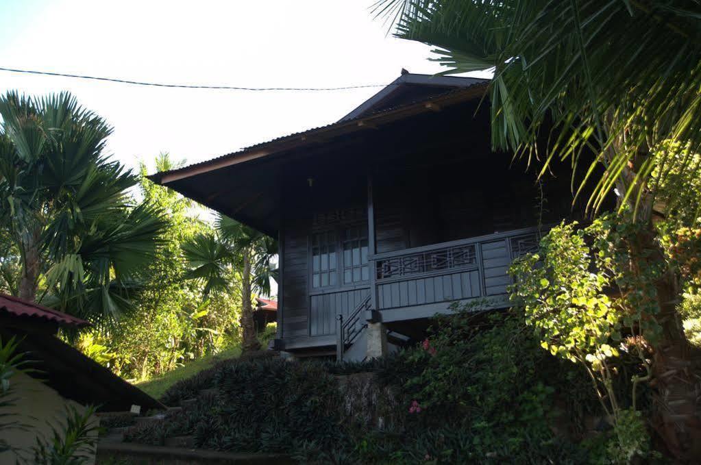 Happy Gecko Dive Resort บูนาแกน ภายนอก รูปภาพ