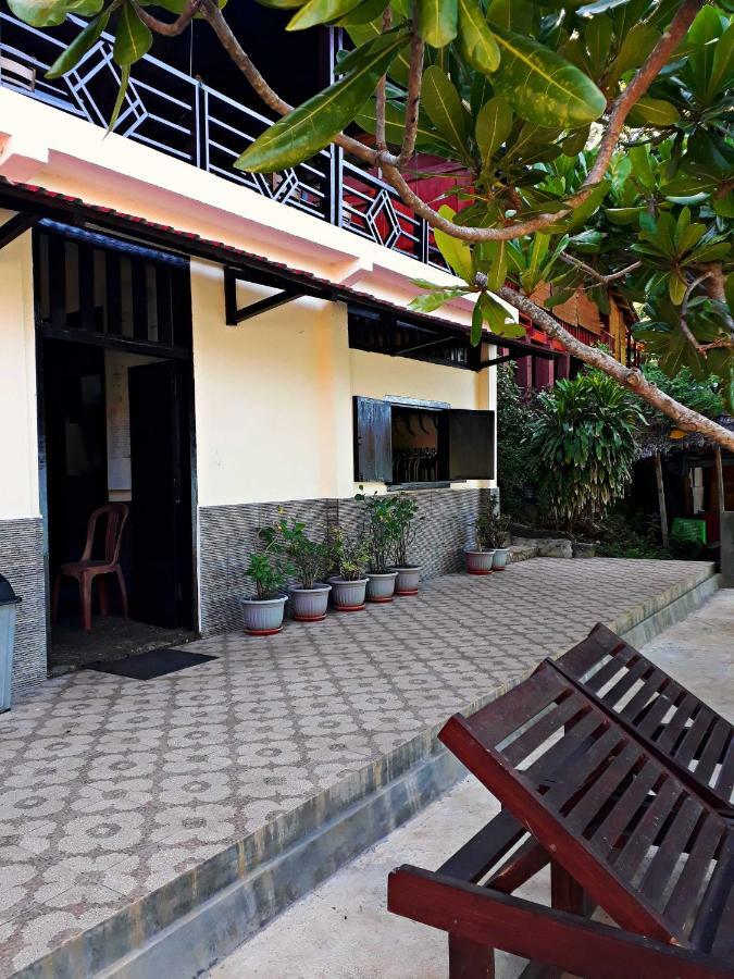 Happy Gecko Dive Resort บูนาแกน ภายนอก รูปภาพ